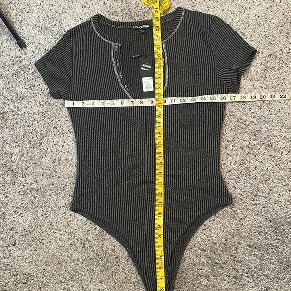 NWT Fashion Nova Keaton Short Sleeve Bodysuit Charcoal Color Size 1X - Picture 6 of 6